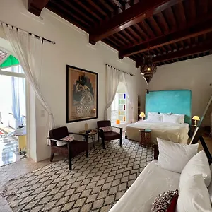 Riad Tizwa Marrakech Bed and breakfast